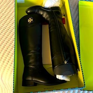 Black Ashlynn Rdiding Boots Venus leather